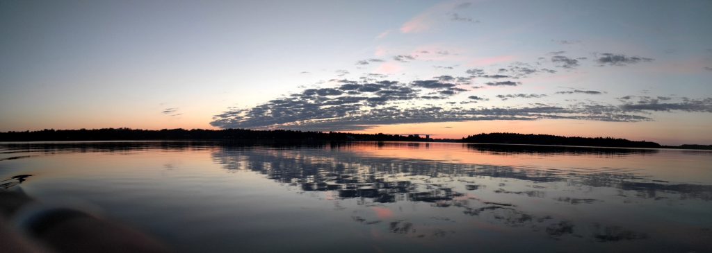 Kevätaamu merellä