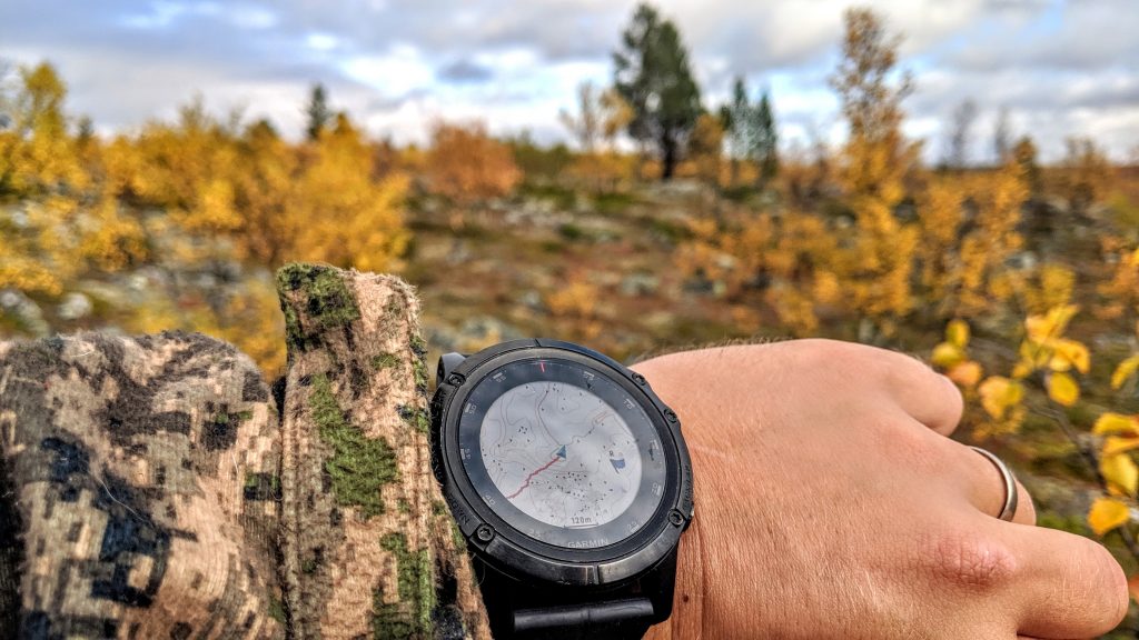 Garmin Fenix toimi todella hyvin kartturina ja osasi näyttää koirankin sijainnin.